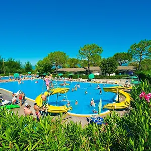4* Camping Happy Camp Mobile Homes In Cisano San Vito
